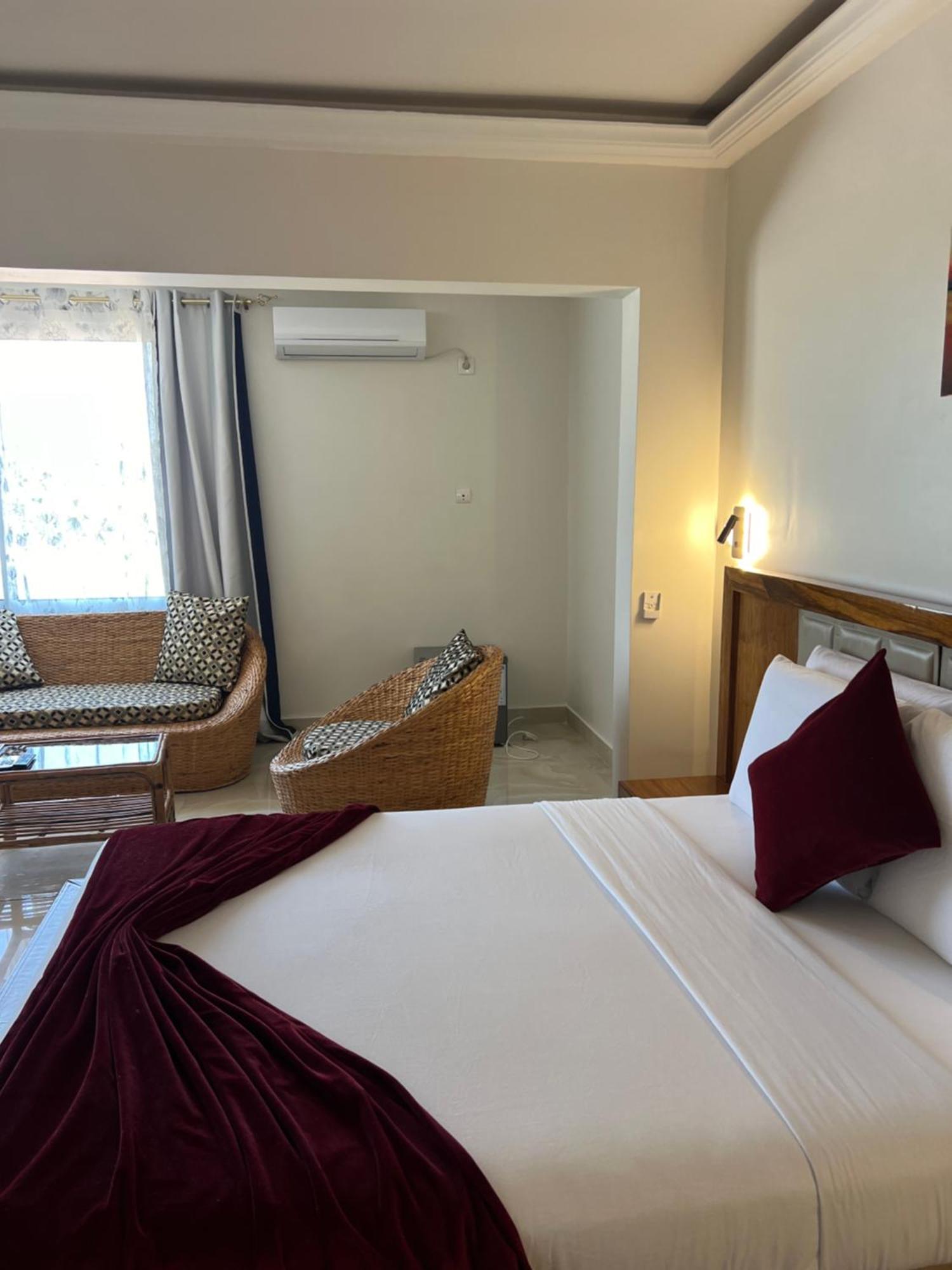 Mag Palace Hotel Бисау Екстериор снимка