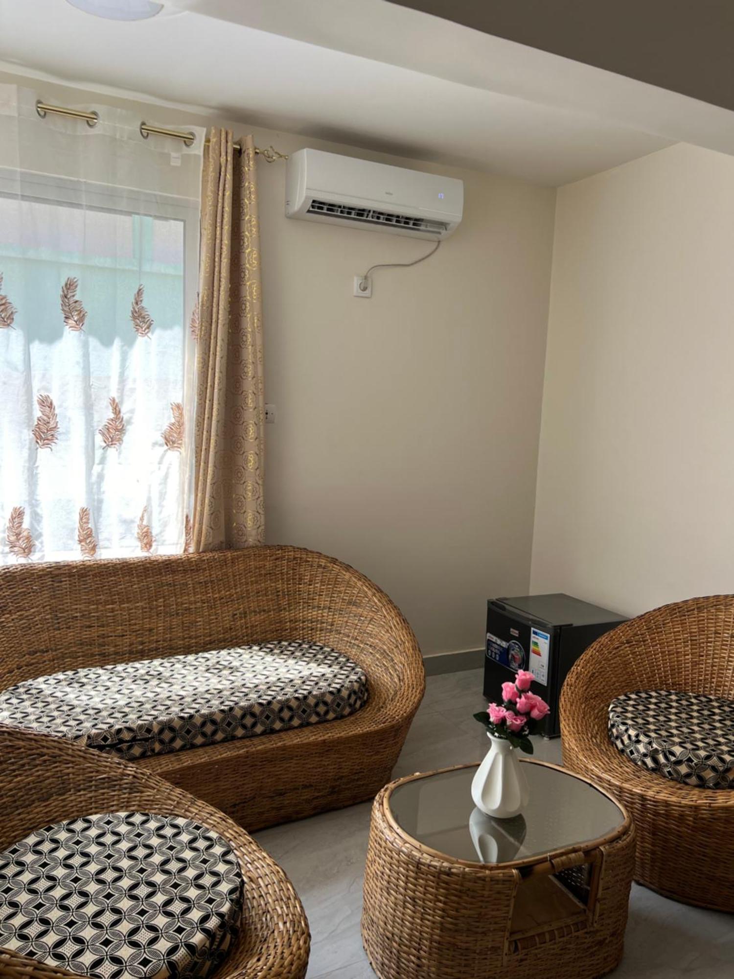 Mag Palace Hotel Бисау Екстериор снимка