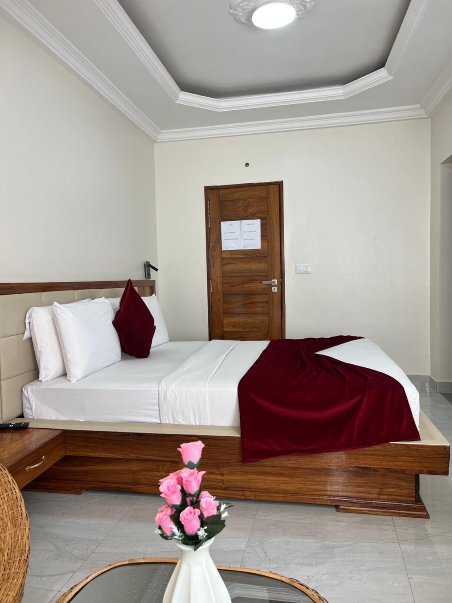 Mag Palace Hotel Бисау Екстериор снимка